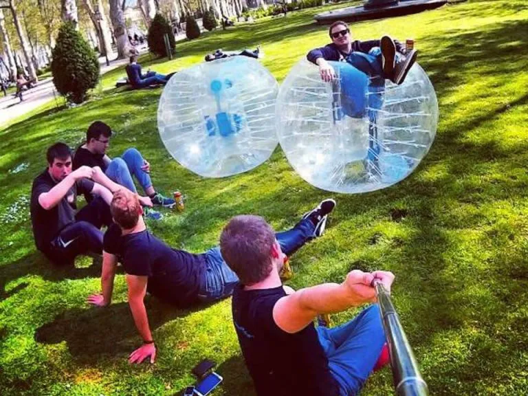 Il Bubble Football in grande compagnia